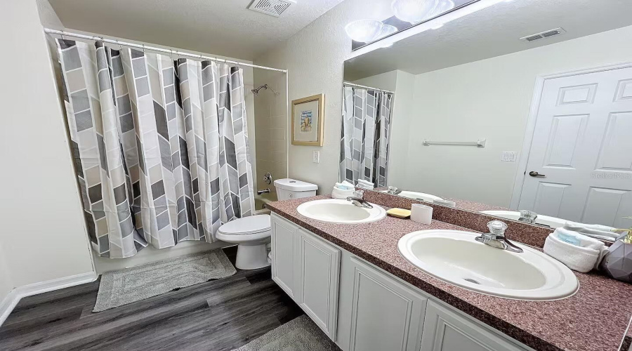 Davenport, Florida 33896, 6 Bedrooms Bedrooms, ,4 Bathroomsbathrooms,Residential,For Sale,Windsor,Mfro6303264