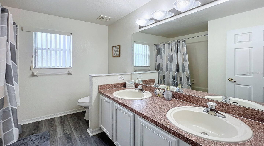 Davenport, Florida 33896, 6 Bedrooms Bedrooms, ,4 Bathroomsbathrooms,Residential,For Sale,Windsor,Mfro6303264