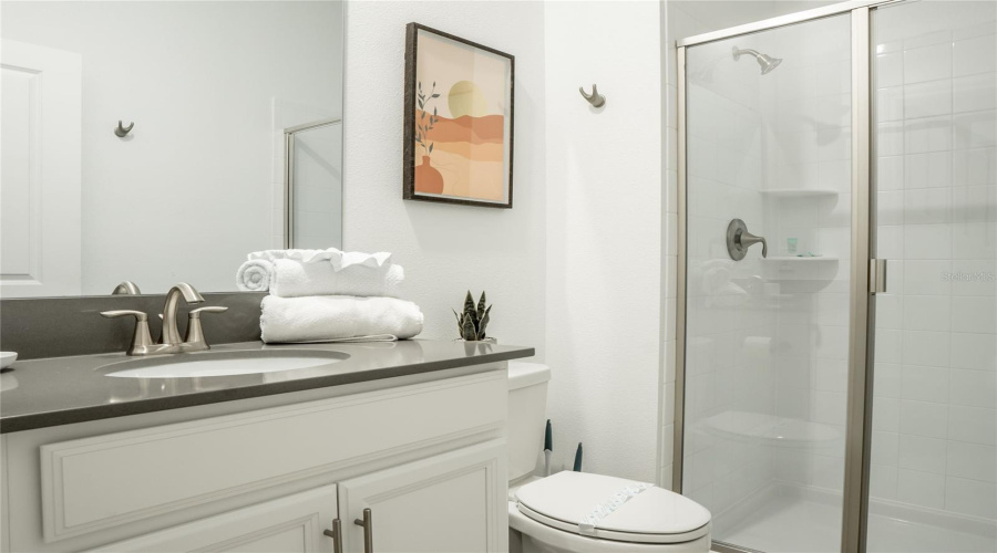 Davenport, Florida 33896, 4 Bedrooms Bedrooms, ,3 Bathroomsbathrooms,Residential,For Sale,Kingsbarn,Mfrs5126570