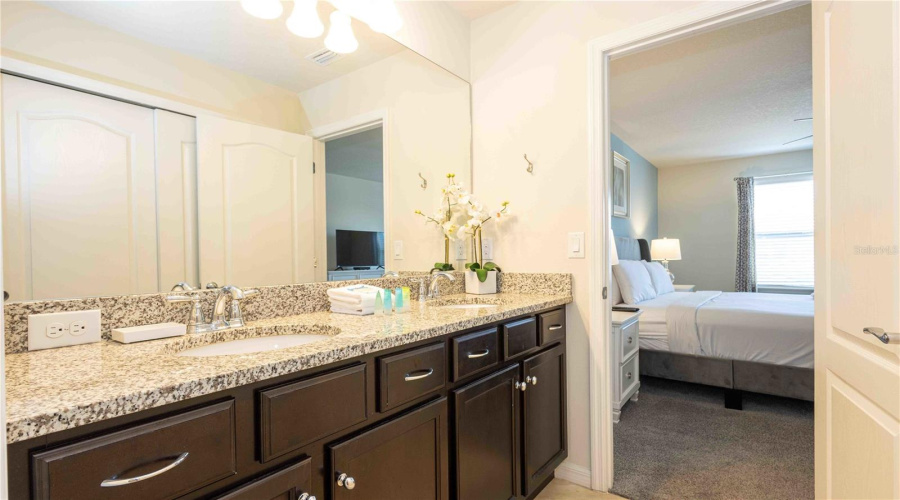 KISSIMMEE, Florida 34747, 5 Bedrooms Bedrooms, ,4 BathroomsBathrooms,Residential,For Sale,MAJORCA,MFRO6306864