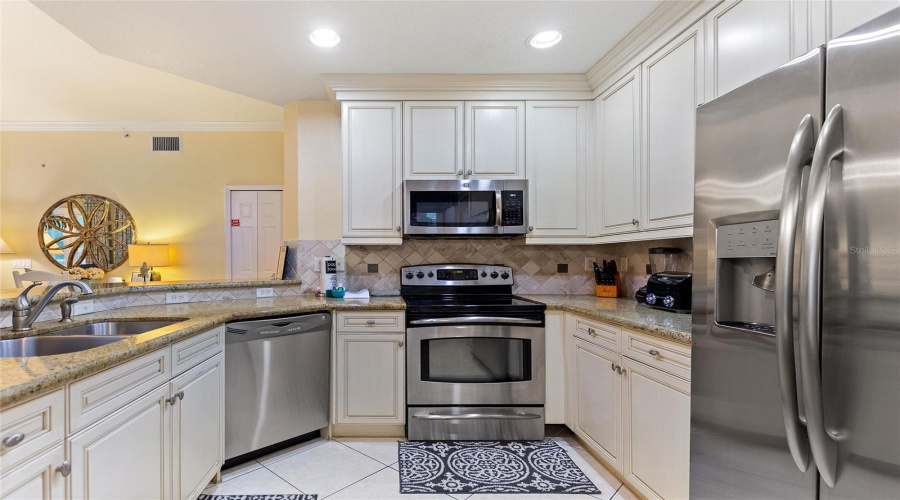Reunion, Florida 34747, 3 Bedrooms Bedrooms, ,2 Bathroomsbathrooms,Residential,For Sale,Mourning Dove,Mfrs5126138