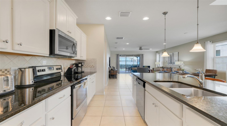 Kissimmee, Florida 34747, 6 Bedrooms Bedrooms, ,4 Bathroomsbathrooms,Residential,For Sale,Rhodes,Mfro6308618
