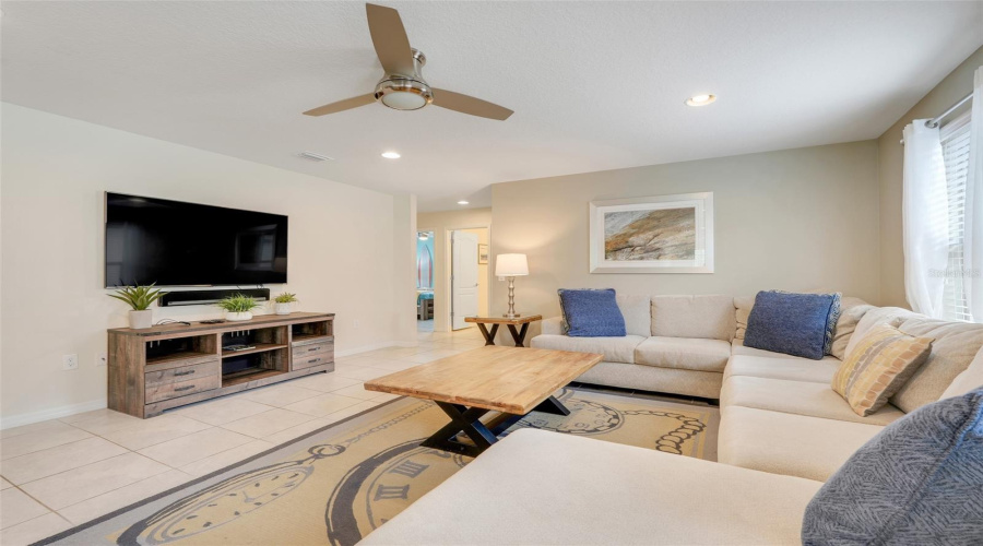 Kissimmee, Florida 34747, 6 Bedrooms Bedrooms, ,4 Bathroomsbathrooms,Residential,For Sale,Rhodes,Mfro6308618
