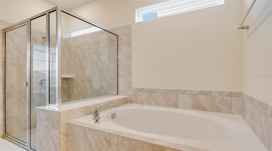 Davenport, Florida 33897, 6 Bedrooms Bedrooms, ,5 Bathroomsbathrooms,Residential,For Sale,Aloha,Mfro6308656