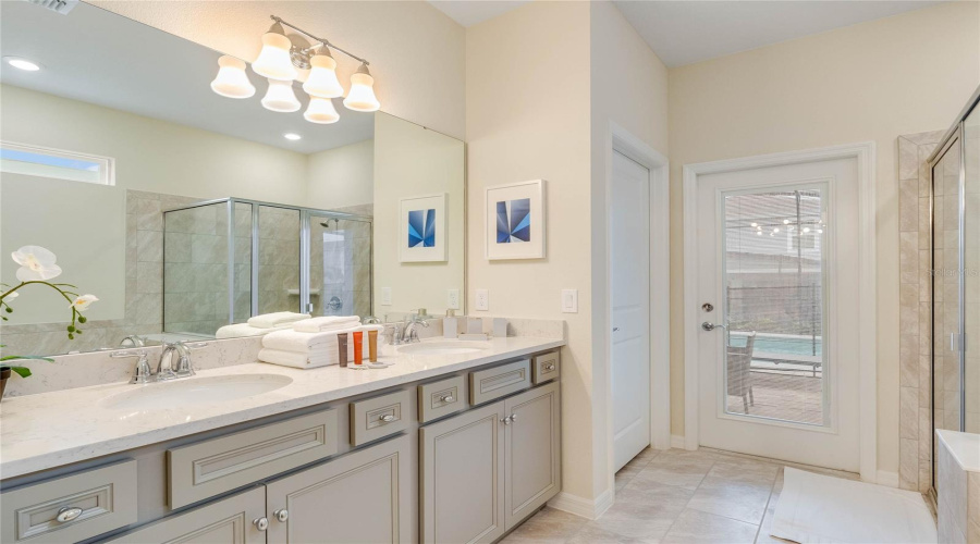 Davenport, Florida 33897, 6 Bedrooms Bedrooms, ,5 Bathroomsbathrooms,Residential,For Sale,Aloha,Mfro6308656