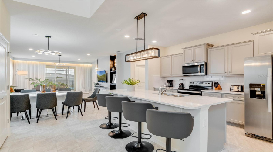 Davenport, Florida 33897, 6 Bedrooms Bedrooms, ,5 Bathroomsbathrooms,Residential,For Sale,Aloha,Mfro6308656