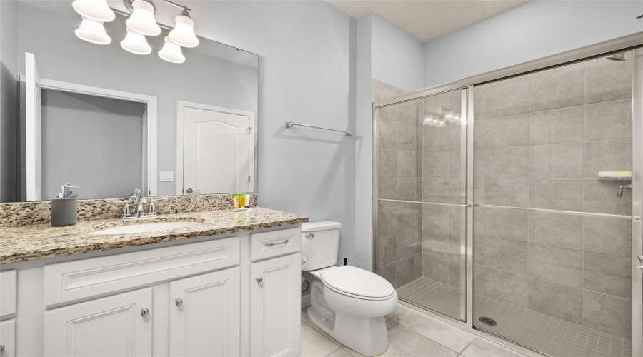 Davenport, Florida 33837, 5 Bedrooms Bedrooms, ,4 Bathroomsbathrooms,Residential,For Sale,Oakmoss,Mfrs5126356