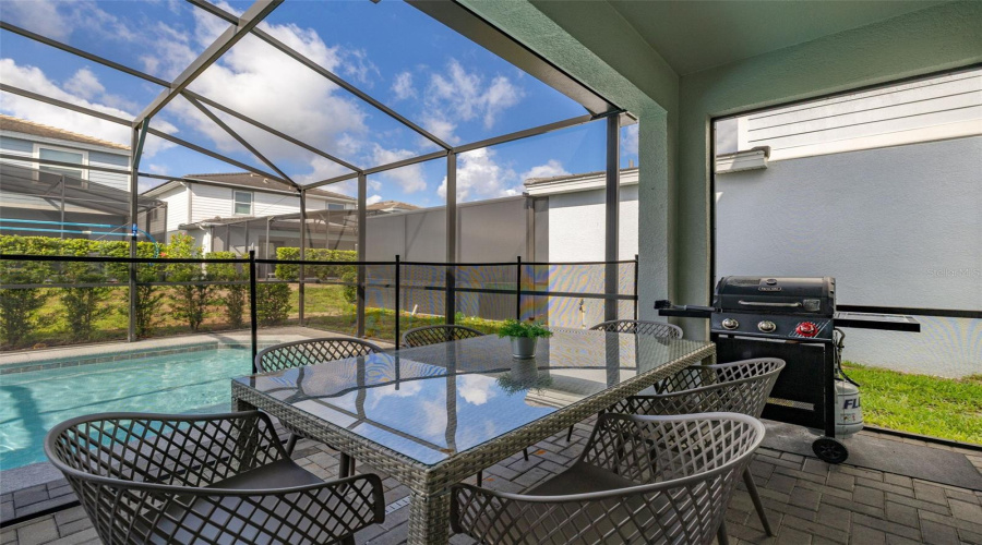 Davenport, Florida 33837, 5 Bedrooms Bedrooms, ,4 Bathroomsbathrooms,Residential,For Sale,Oakmoss,Mfrs5126356