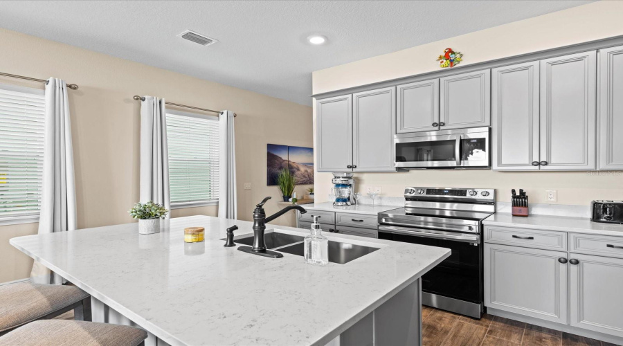KISSIMMEE, Florida 34747, 3 Bedrooms Bedrooms, ,3 BathroomsBathrooms,Residential,For Sale,PARROT HEAD,MFRO6309019