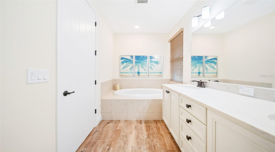 Kissimmee, Florida 34747, 3 Bedrooms Bedrooms, ,3 Bathroomsbathrooms,Residential,For Sale,Pirate,Mfro6308965