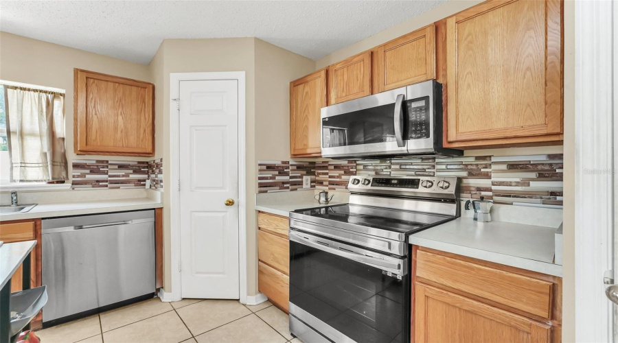 Davenport, Florida 33837, 4 Bedrooms Bedrooms, ,2 Bathroomsbathrooms,Residential,For Sale,Lobelia,Mfro6309152