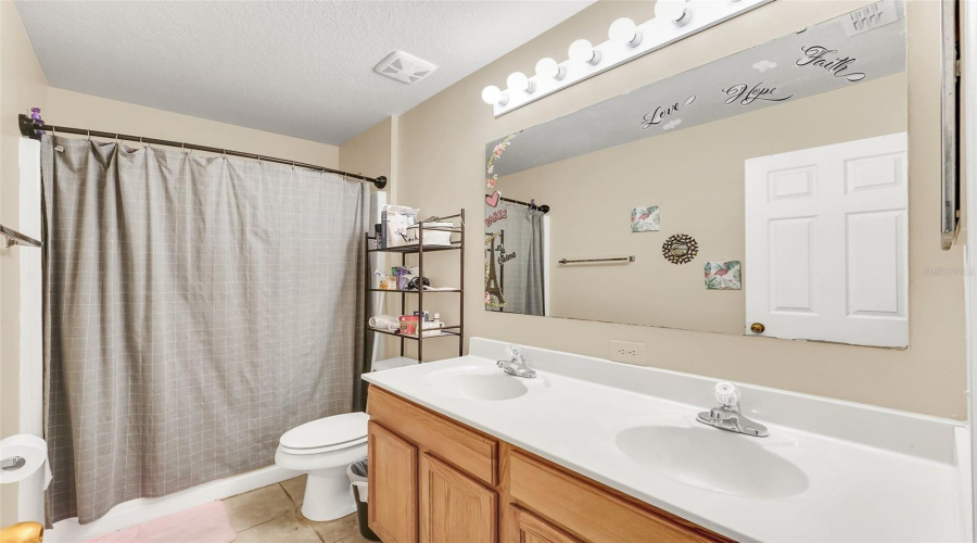 Davenport, Florida 33837, 4 Bedrooms Bedrooms, ,2 Bathroomsbathrooms,Residential,For Sale,Lobelia,Mfro6309152