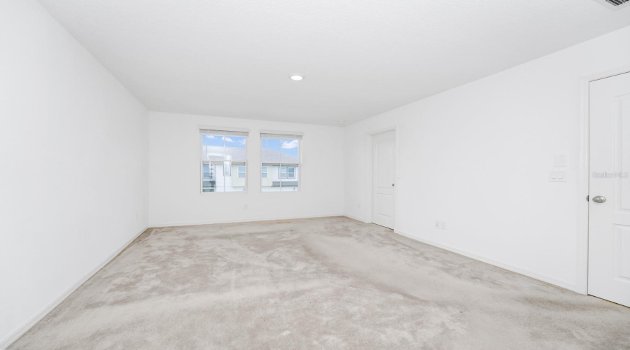 Davenport, Florida 33896, 3 Bedrooms Bedrooms, ,2 Bathroomsbathrooms,Residential,For Sale,Benoi,Mfro6309161