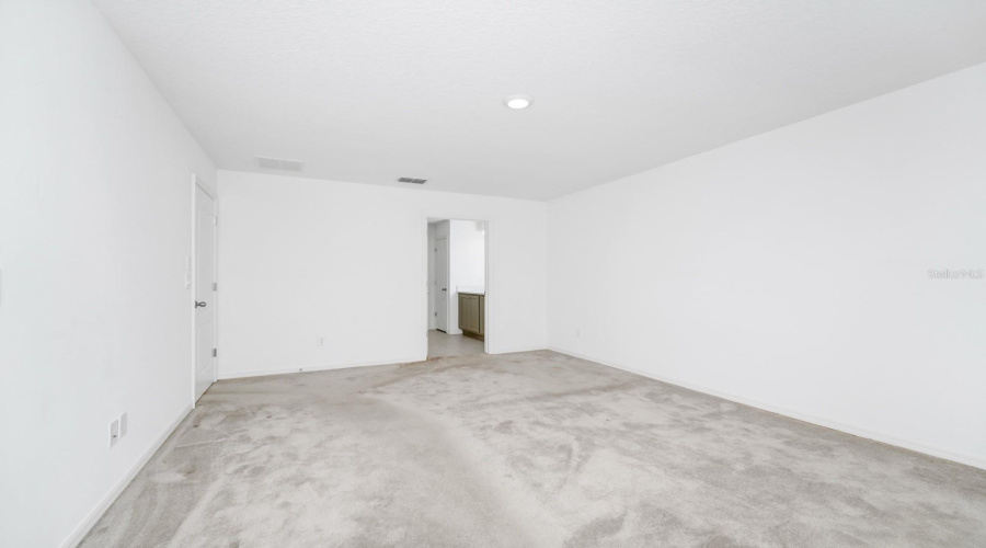 Davenport, Florida 33896, 3 Bedrooms Bedrooms, ,2 Bathroomsbathrooms,Residential,For Sale,Benoi,Mfro6309161
