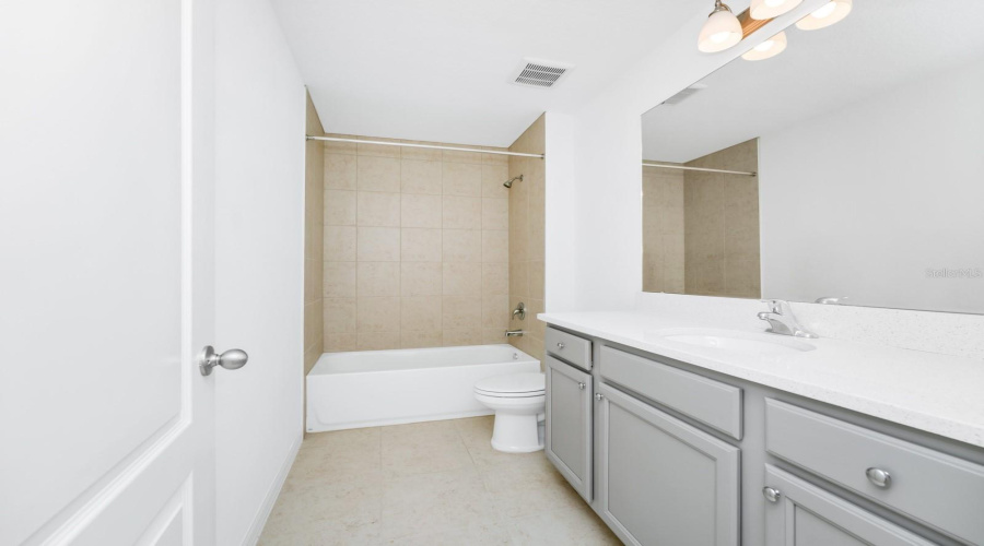 Davenport, Florida 33896, 3 Bedrooms Bedrooms, ,2 Bathroomsbathrooms,Residential,For Sale,Benoi,Mfro6309161