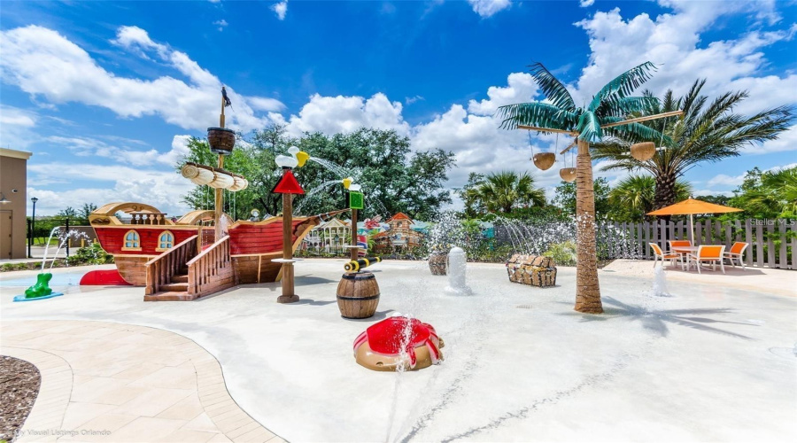 Davenport, Florida 33896, 3 Bedrooms Bedrooms, ,2 Bathroomsbathrooms,Residential,For Sale,Benoi,Mfro6309161