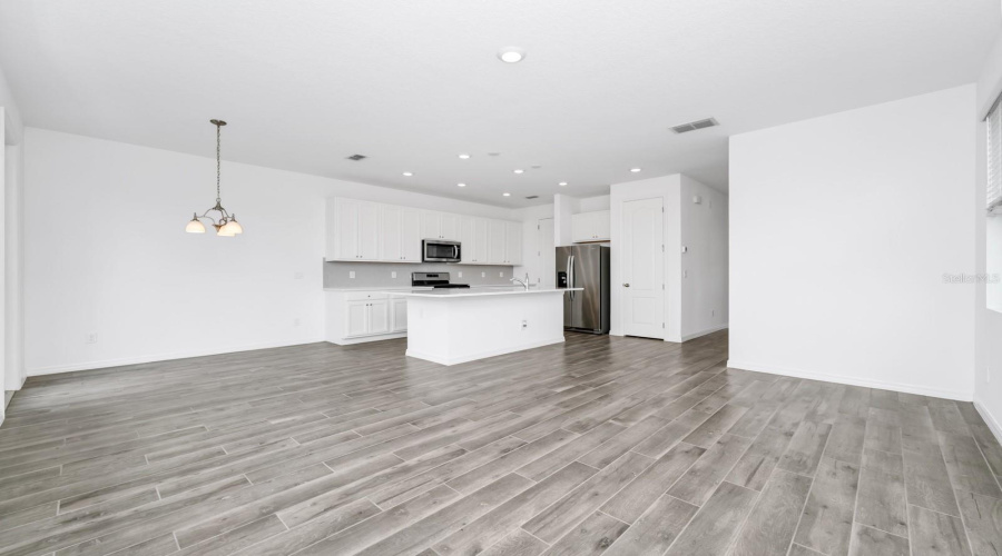 Davenport, Florida 33896, 3 Bedrooms Bedrooms, ,2 Bathroomsbathrooms,Residential,For Sale,Benoi,Mfro6309161