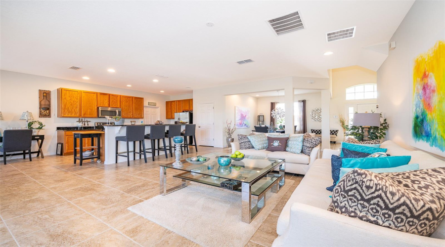 Family/Kitchen 1
