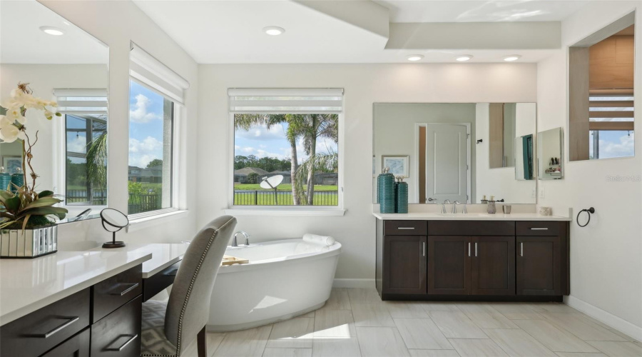 Davenport, Florida 33837, 4 Bedrooms Bedrooms, ,3 Bathroomsbathrooms,Residential,For Sale,Lancaster Ridge,Mfro6308527