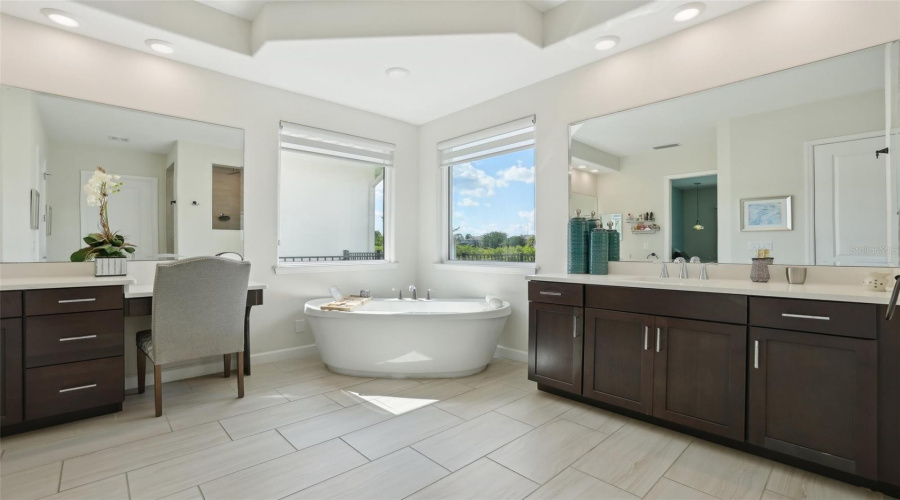 Davenport, Florida 33837, 4 Bedrooms Bedrooms, ,3 Bathroomsbathrooms,Residential,For Sale,Lancaster Ridge,Mfro6308527