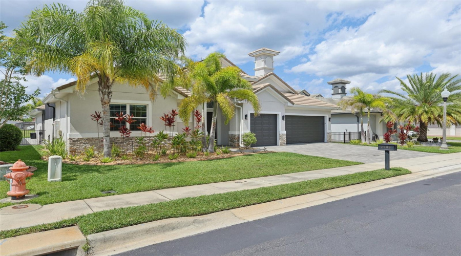 Davenport, Florida 33837, 4 Bedrooms Bedrooms, ,3 Bathroomsbathrooms,Residential,For Sale,Lancaster Ridge,Mfro6308527