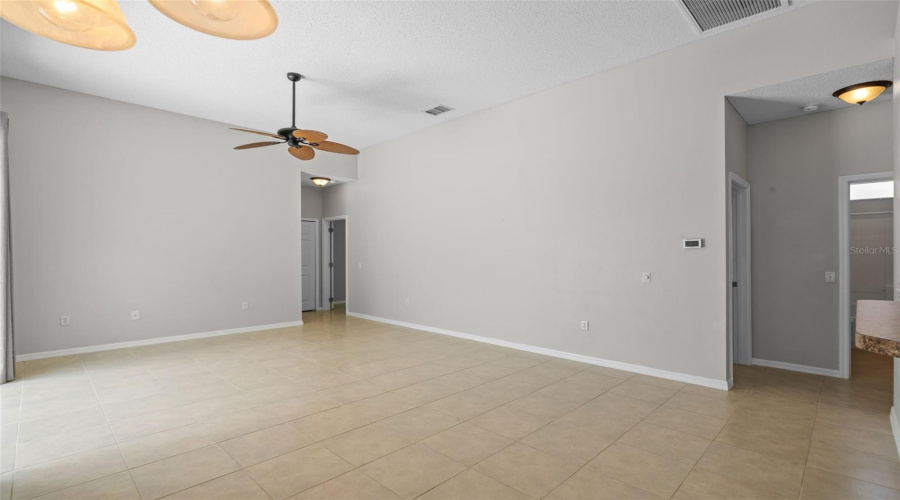 Davenport, Florida 33897, 4 Bedrooms Bedrooms, ,3 Bathroomsbathrooms,Residential,For Sale,Casterton,Mfro6308585