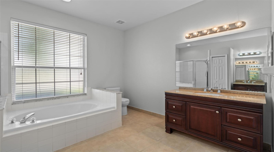 Davenport, Florida 33897, 4 Bedrooms Bedrooms, ,3 Bathroomsbathrooms,Residential,For Sale,Casterton,Mfro6308585