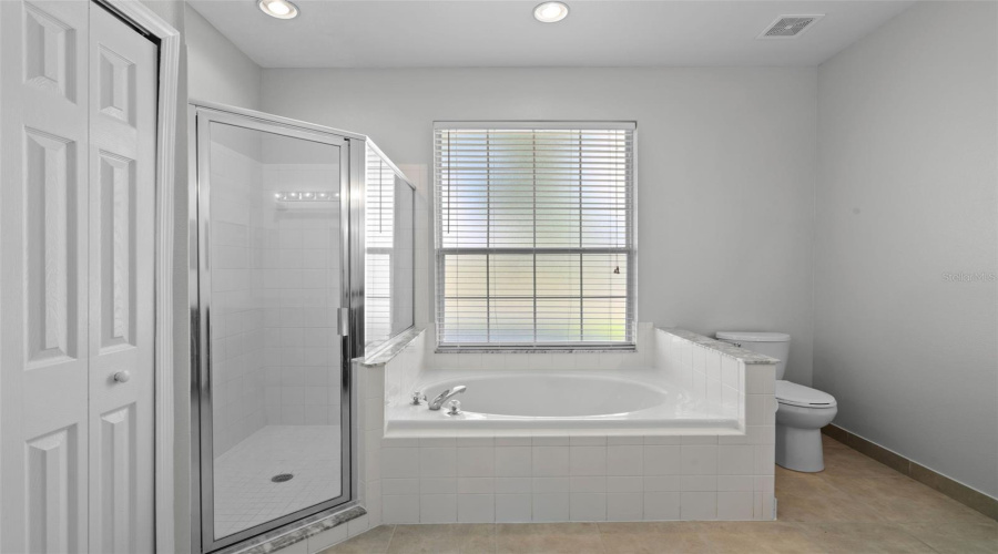 Davenport, Florida 33897, 4 Bedrooms Bedrooms, ,3 Bathroomsbathrooms,Residential,For Sale,Casterton,Mfro6308585