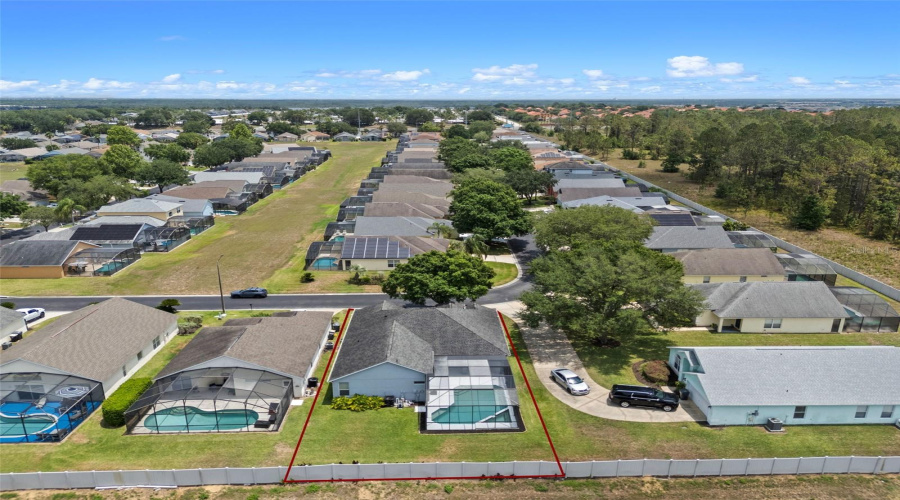Davenport, Florida 33897, 4 Bedrooms Bedrooms, ,3 Bathroomsbathrooms,Residential,For Sale,Casterton,Mfro6308585