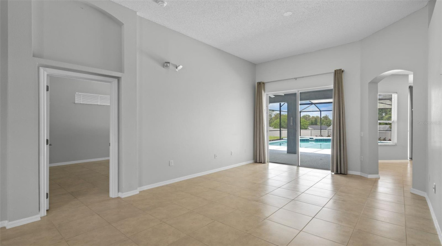Davenport, Florida 33897, 4 Bedrooms Bedrooms, ,3 Bathroomsbathrooms,Residential,For Sale,Casterton,Mfro6308585