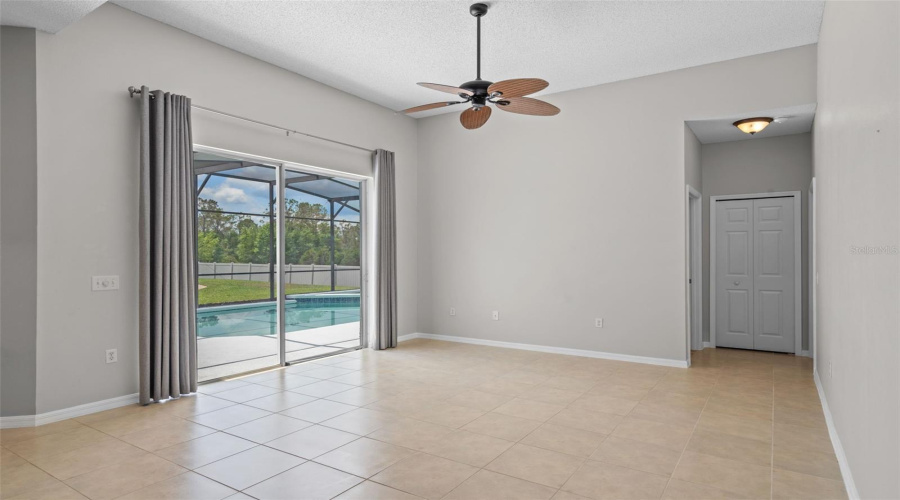 Davenport, Florida 33897, 4 Bedrooms Bedrooms, ,3 Bathroomsbathrooms,Residential,For Sale,Casterton,Mfro6308585