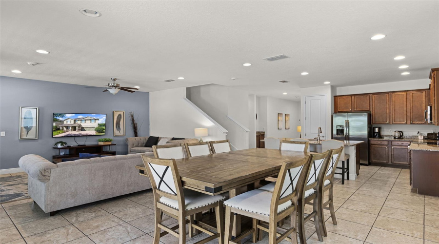 Kissimmee, Florida 34747, 8 Bedrooms Bedrooms, ,5 Bathroomsbathrooms,Residential,For Sale,Marker,Mfrs5126948