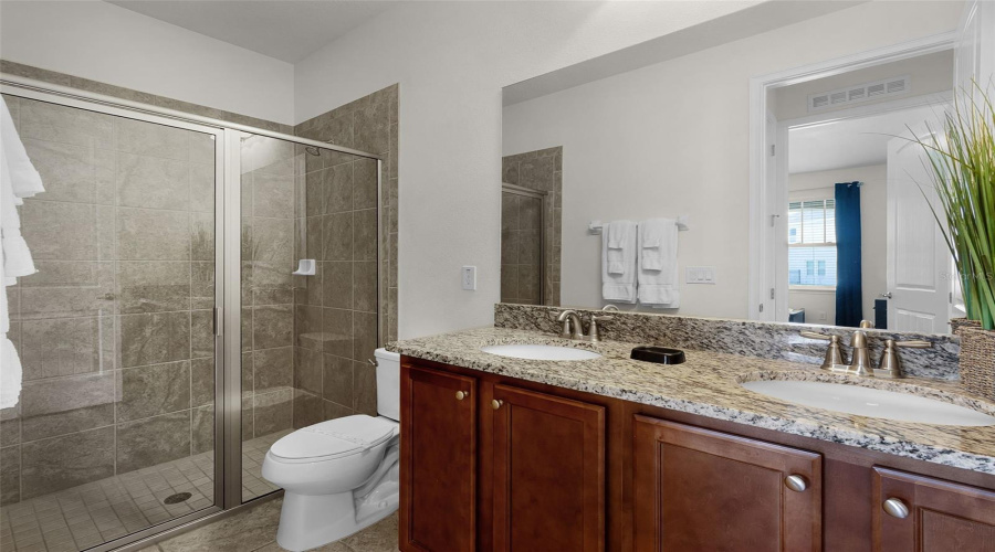 Kissimmee, Florida 34747, 8 Bedrooms Bedrooms, ,5 Bathroomsbathrooms,Residential,For Sale,Marker,Mfrs5126948