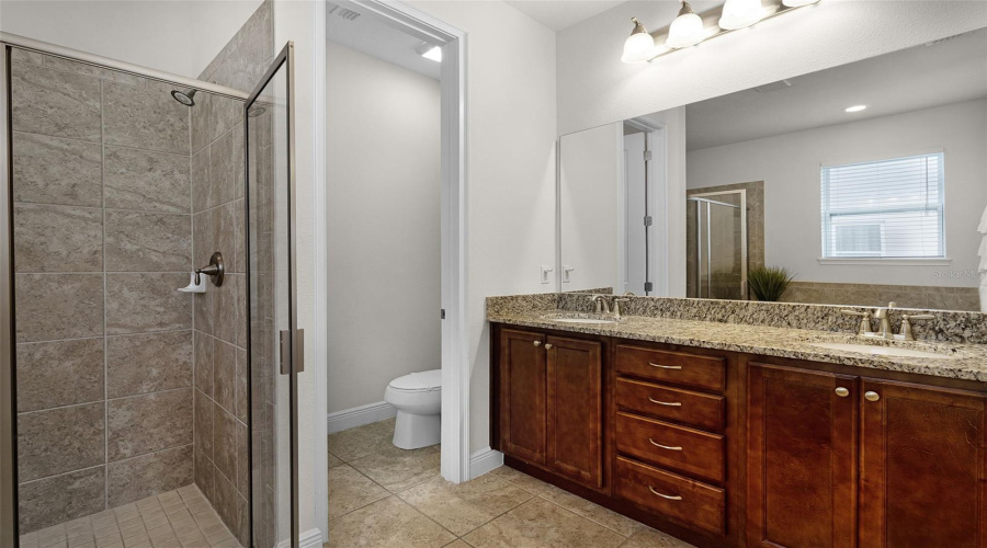 Kissimmee, Florida 34747, 8 Bedrooms Bedrooms, ,5 Bathroomsbathrooms,Residential,For Sale,Marker,Mfrs5126948