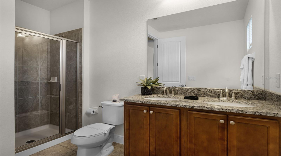 Kissimmee, Florida 34747, 8 Bedrooms Bedrooms, ,5 Bathroomsbathrooms,Residential,For Sale,Marker,Mfrs5126948