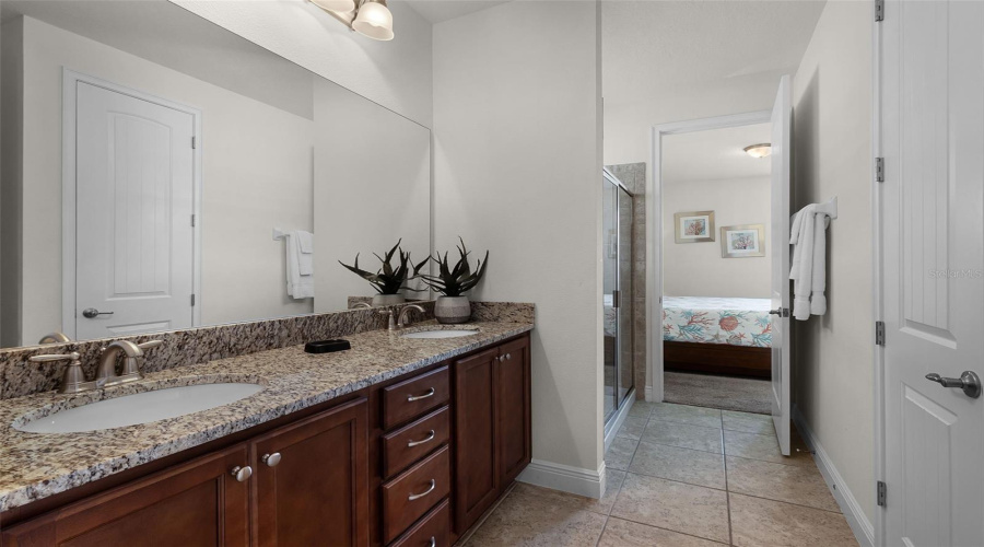 Kissimmee, Florida 34747, 8 Bedrooms Bedrooms, ,5 Bathroomsbathrooms,Residential,For Sale,Marker,Mfrs5126948