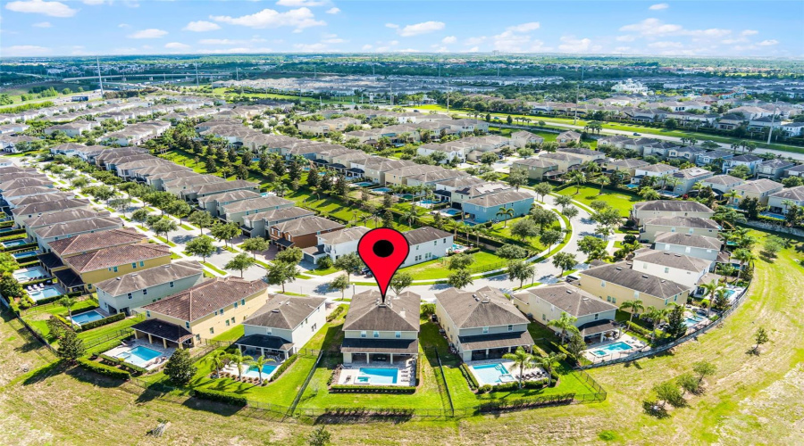 Kissimmee, Florida 34747, 8 Bedrooms Bedrooms, ,5 Bathroomsbathrooms,Residential,For Sale,Marker,Mfrs5126948