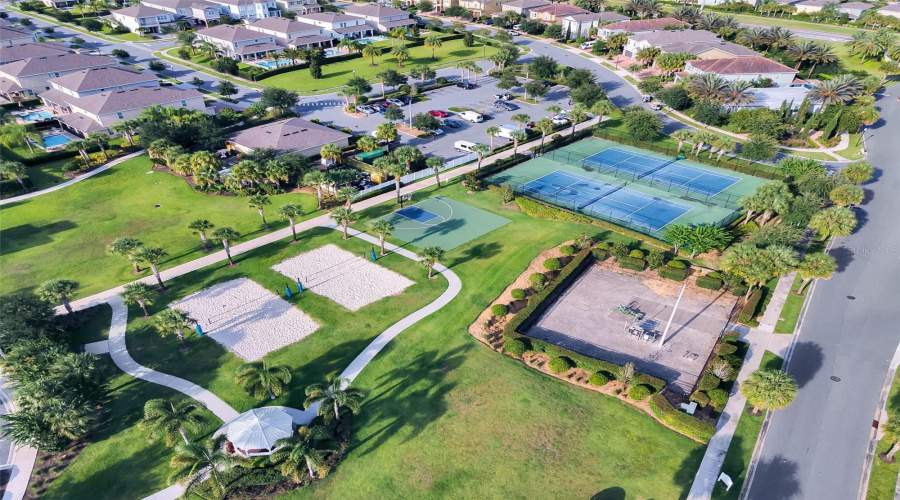 Kissimmee, Florida 34747, 8 Bedrooms Bedrooms, ,5 Bathroomsbathrooms,Residential,For Sale,Marker,Mfrs5126948