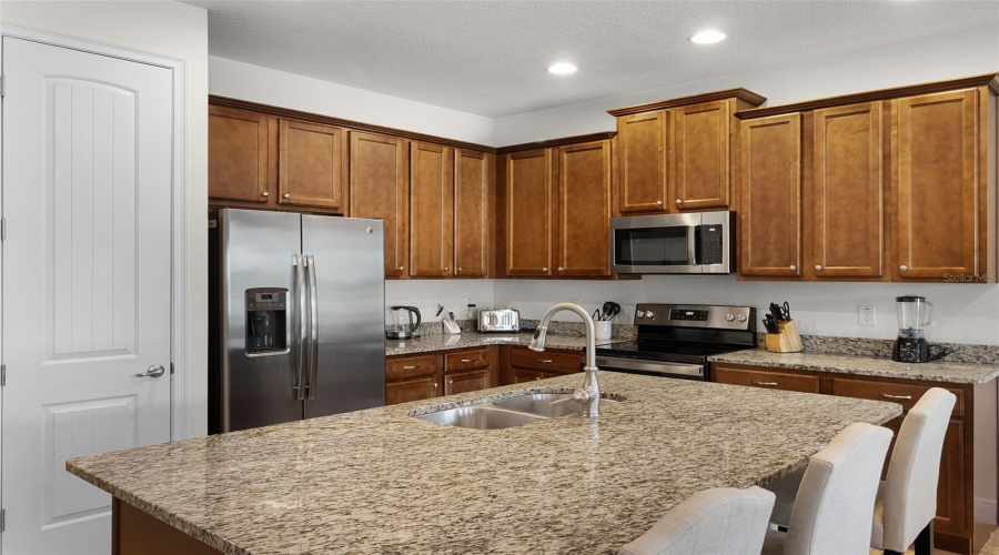 Kissimmee, Florida 34747, 8 Bedrooms Bedrooms, ,5 Bathroomsbathrooms,Residential,For Sale,Marker,Mfrs5126948