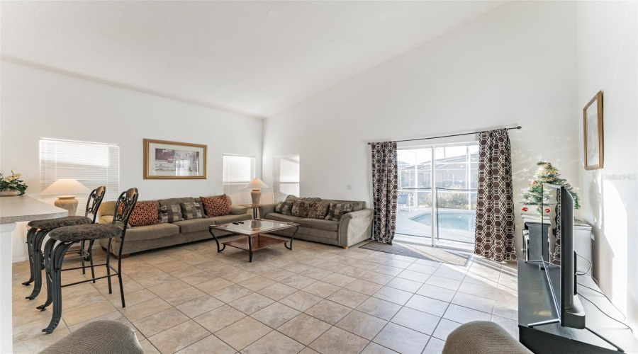 DAVENPORT, Florida 33897, 6 Bedrooms Bedrooms, ,4 BathroomsBathrooms,Residential,For Sale,EMERALDVIEW,MFRO6307891