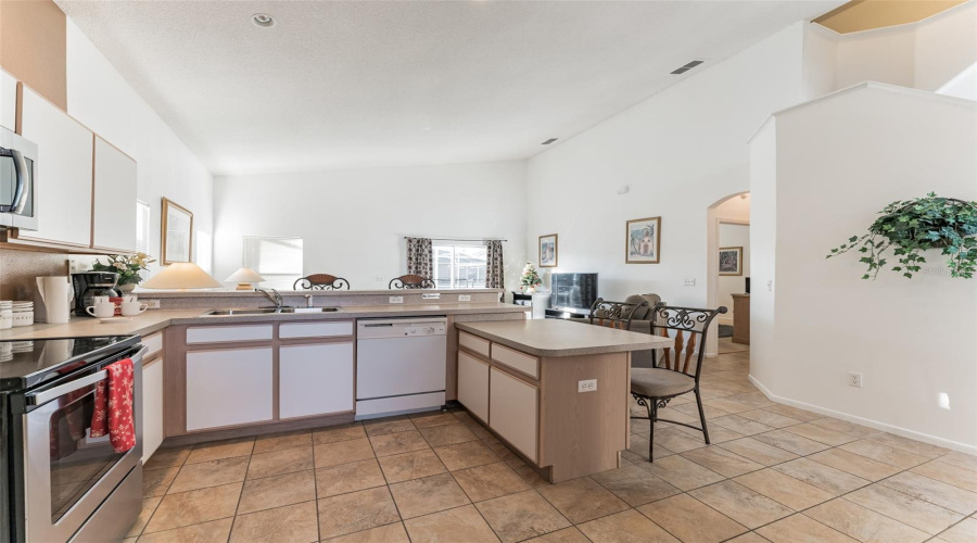 DAVENPORT, Florida 33897, 6 Bedrooms Bedrooms, ,4 BathroomsBathrooms,Residential,For Sale,EMERALDVIEW,MFRO6307891