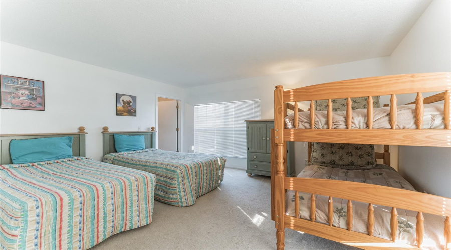 DAVENPORT, Florida 33897, 6 Bedrooms Bedrooms, ,4 BathroomsBathrooms,Residential,For Sale,EMERALDVIEW,MFRO6307891