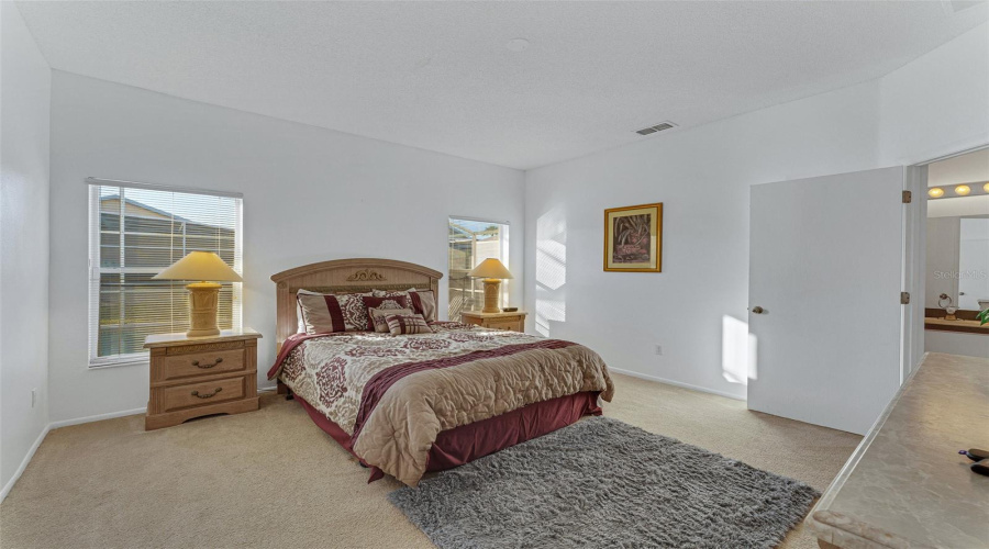 DAVENPORT, Florida 33897, 6 Bedrooms Bedrooms, ,4 BathroomsBathrooms,Residential,For Sale,EMERALDVIEW,MFRO6307891