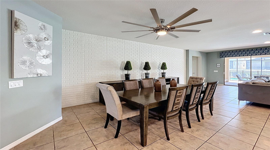 Kissimmee, Florida 34747, 8 Bedrooms Bedrooms, ,6 Bathroomsbathrooms,Residential,For Sale,Lima,Mfrs5126817