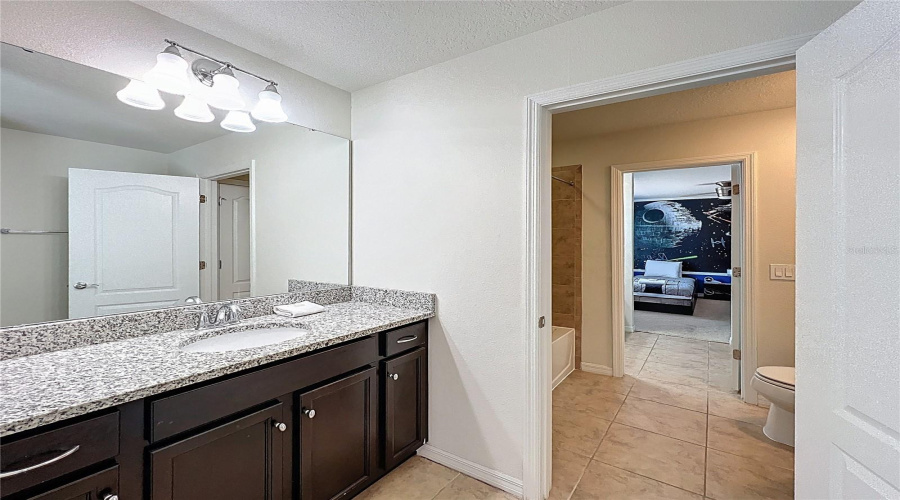 Kissimmee, Florida 34747, 8 Bedrooms Bedrooms, ,6 Bathroomsbathrooms,Residential,For Sale,Lima,Mfrs5126817