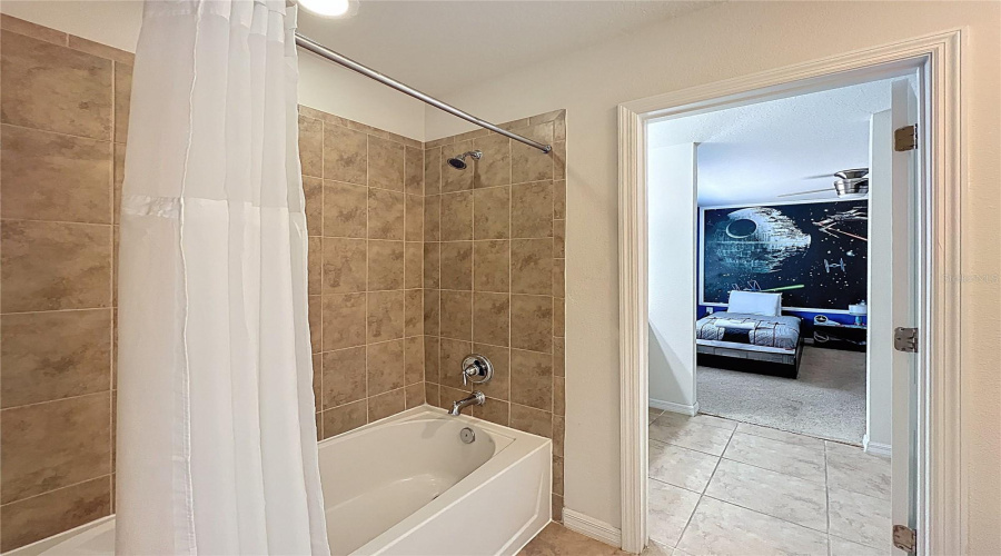 Kissimmee, Florida 34747, 8 Bedrooms Bedrooms, ,6 Bathroomsbathrooms,Residential,For Sale,Lima,Mfrs5126817