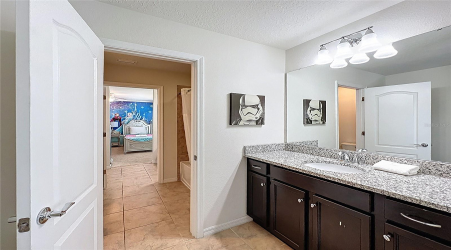 Kissimmee, Florida 34747, 8 Bedrooms Bedrooms, ,6 Bathroomsbathrooms,Residential,For Sale,Lima,Mfrs5126817