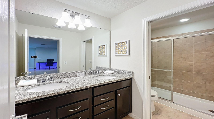 Kissimmee, Florida 34747, 8 Bedrooms Bedrooms, ,6 Bathroomsbathrooms,Residential,For Sale,Lima,Mfrs5126817