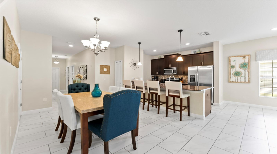DAVENPORT, Florida 33896, 5 Bedrooms Bedrooms, ,4 BathroomsBathrooms,Residential,For Sale,MOON VALLEY,0,MFRO6307337