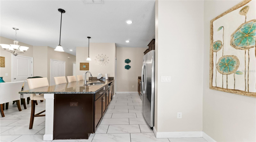 DAVENPORT, Florida 33896, 5 Bedrooms Bedrooms, ,4 BathroomsBathrooms,Residential,For Sale,MOON VALLEY,0,MFRO6307337